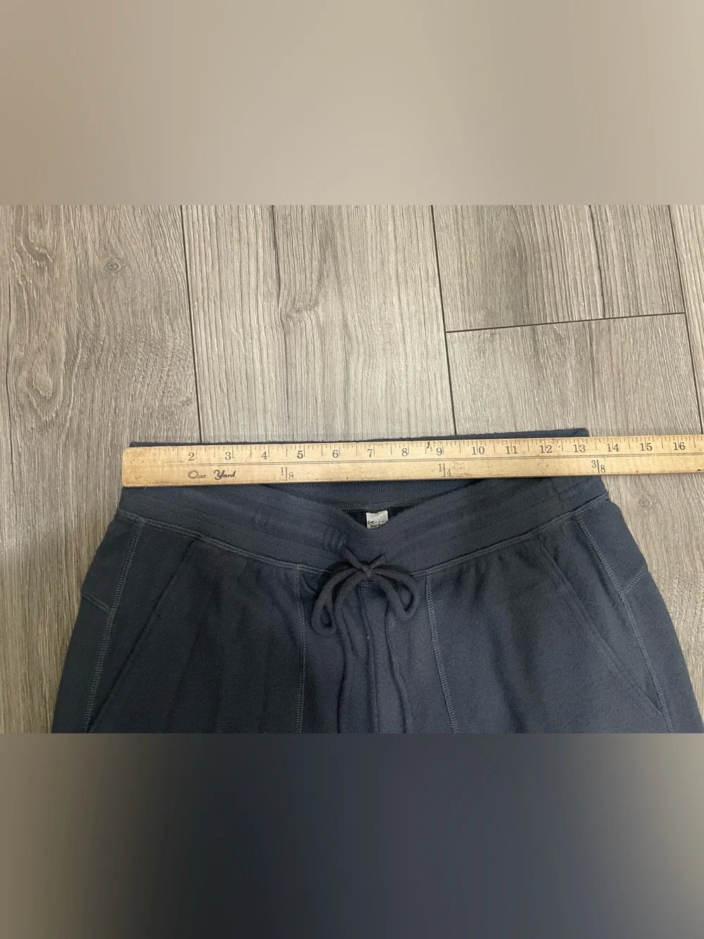 Alo yoga Soho Sweat pants Size Medium